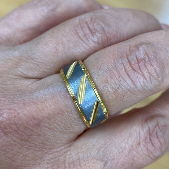 NEW 8MM GRAY YELLOW GOLD NOTCHED ETERNITY TUNGSTEN WEDDING BAND - Picture 2 of 16